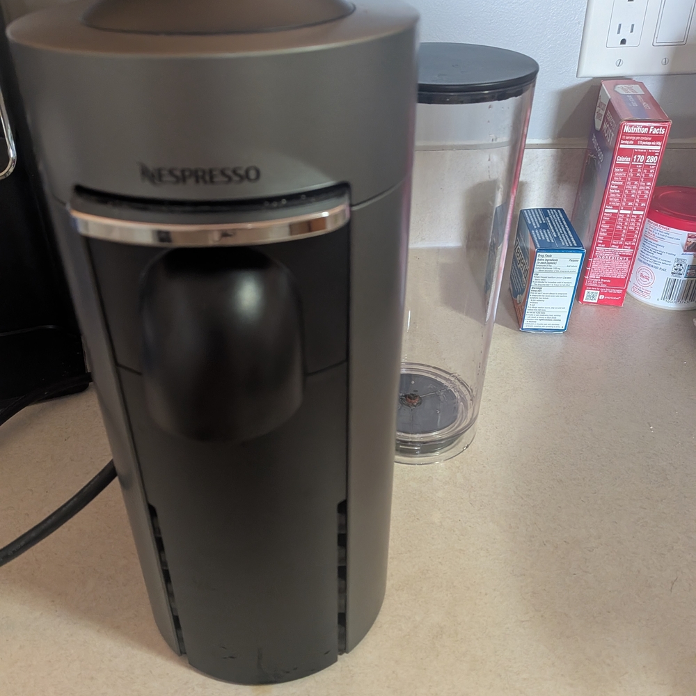 Nespresso Vertuo in Matte Black With Frother